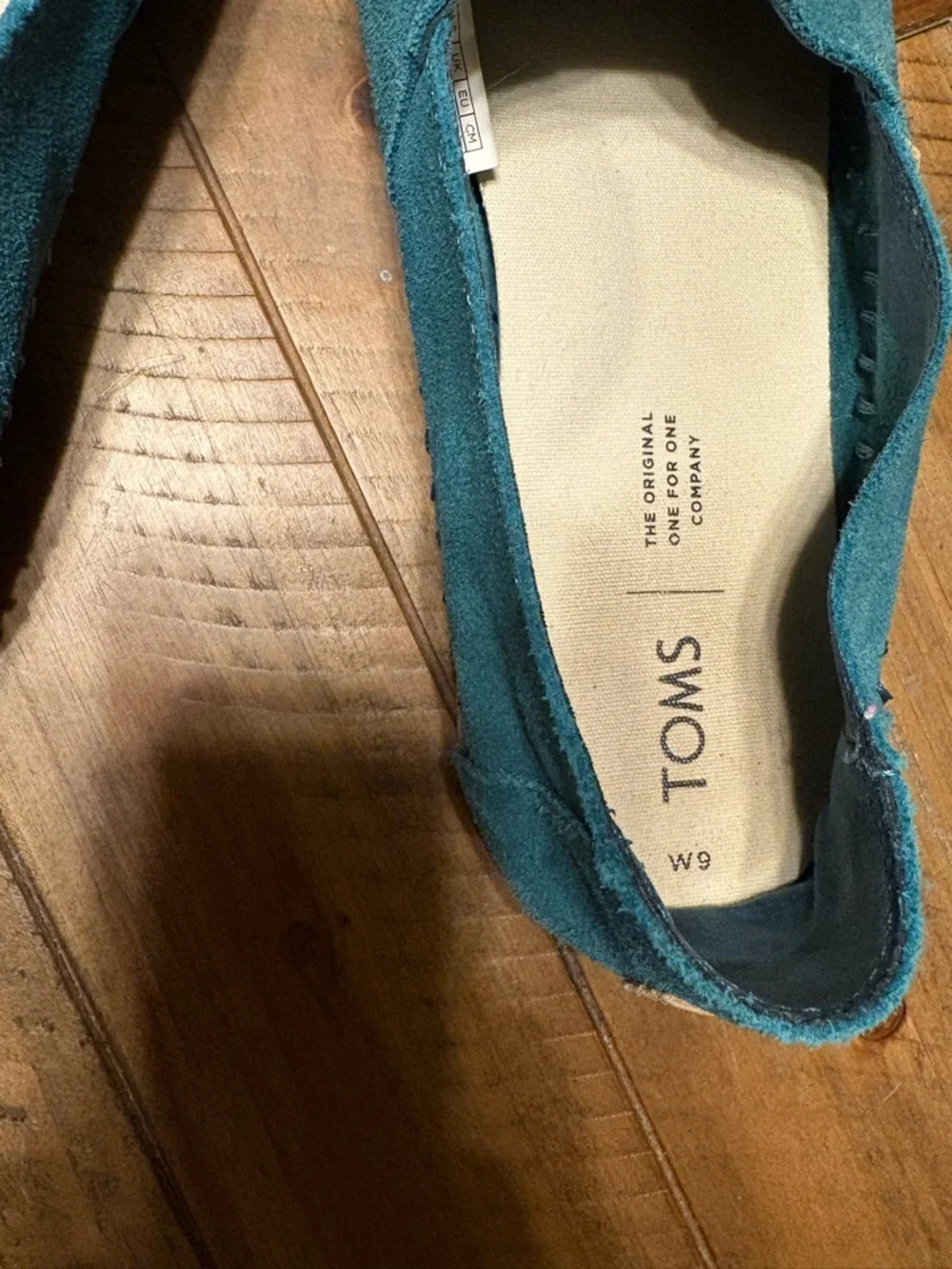 TOMS Women’s Teal Suede Moccasins /Espadrilles - Picture 8 of 8